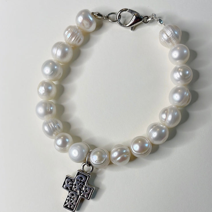 Handmade freshwater pearl bracelet